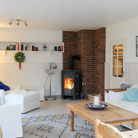 Bullerbue 2 Feriehus *