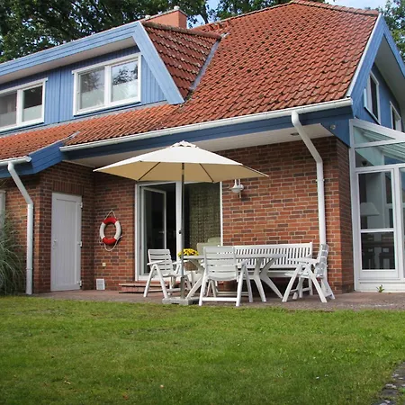 Holiday home Bullerbue 2 *